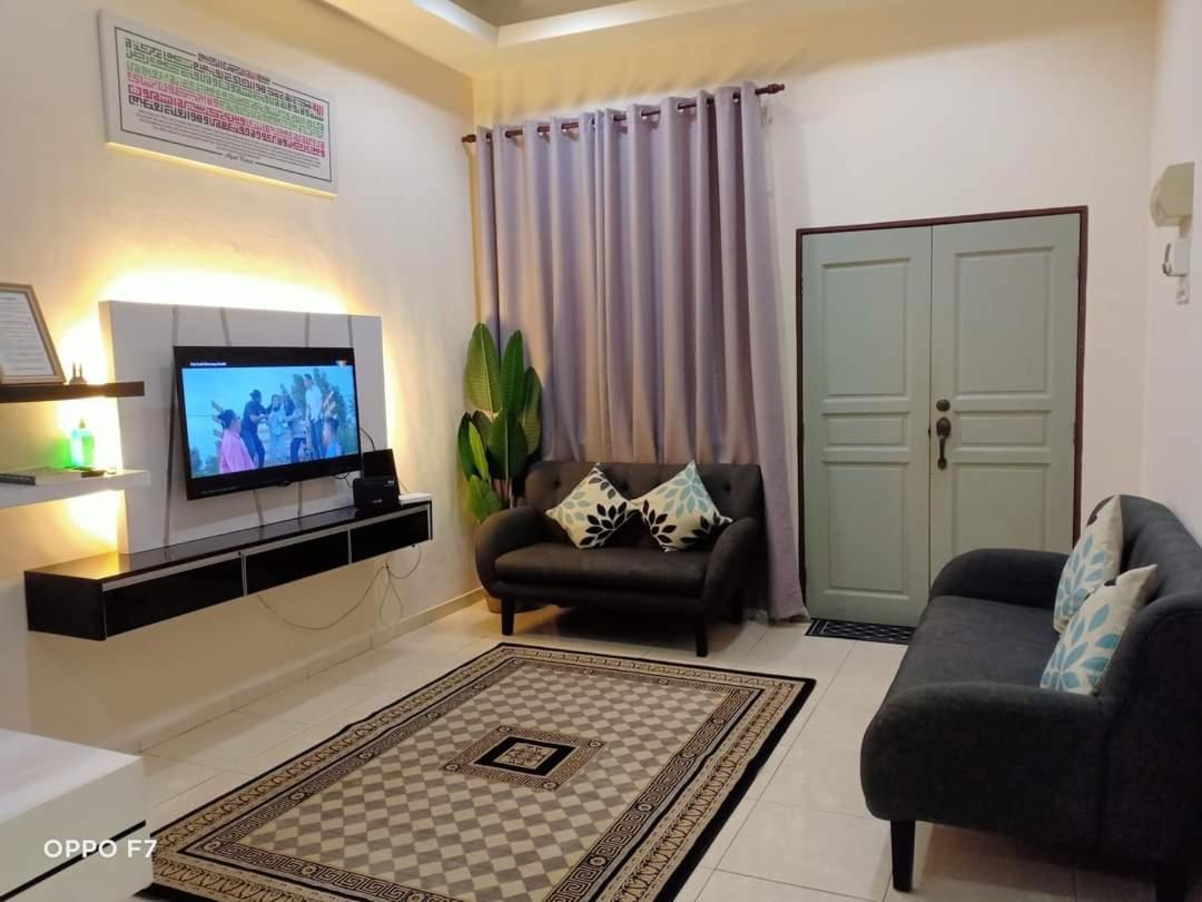 Melissa Homestay Merlimau Exteriér fotografie
